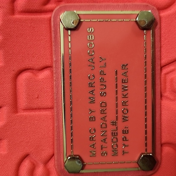 MARC  BY  MARC JACOBS Neon  Neoprene  Tablet Case - Picture 14 of 16